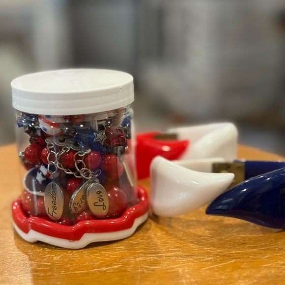 Mystery jewelry jar - 4th of July themed jar - Picture 1 of 5